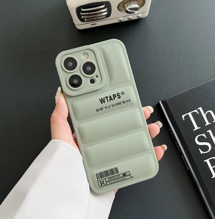 FUNDA WTAPS PUFFSAVEGUARDS