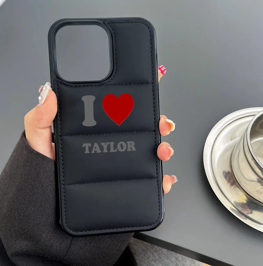 FUNDA I LOVE TAYLOR PUFFSAVEGUARDS