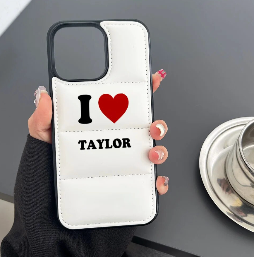 FUNDA I LOVE TAYLOR PUFFSAVEGUARDS